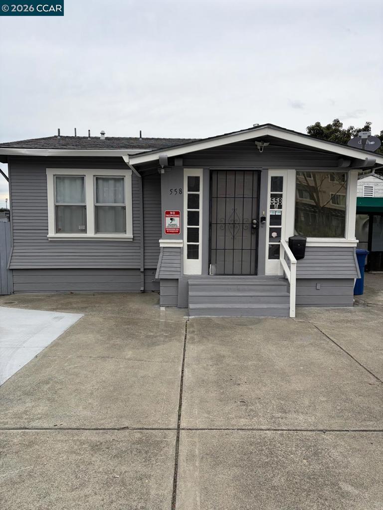 Residential Lease for rent at 558 A Street, Hayward CA featuring 2 beds and 1 bath