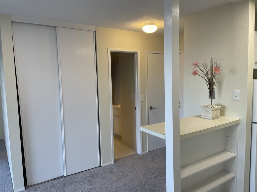 Residential for sale at 6 Captain DR E242, Emeryville CA and 1 bath