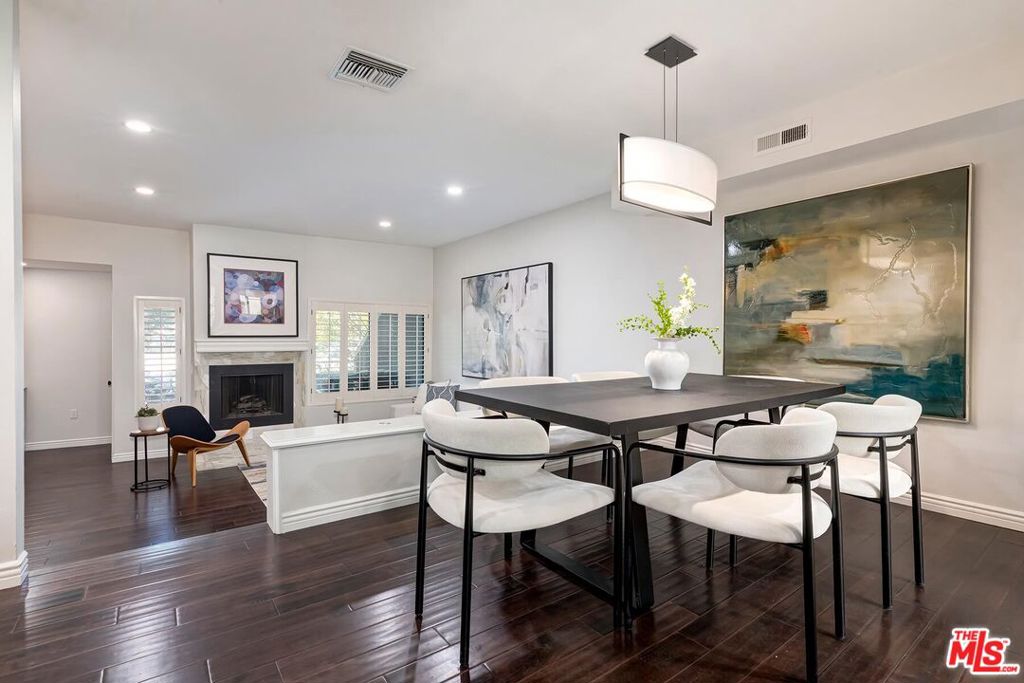 Residential for sale at 808 Washington Avenue, Santa Monica CA featuring 2 beds and 3 baths