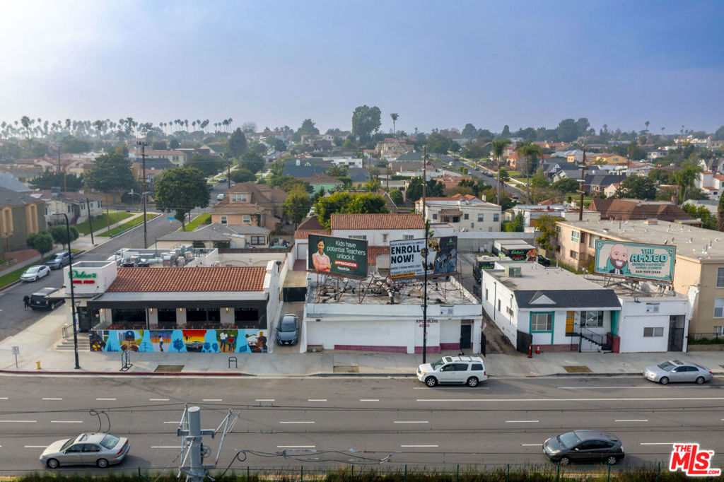Residential Income for sale at 4853 Censhaw Boulevard, Los Angeles CA featuring 2 beds and 1 bath