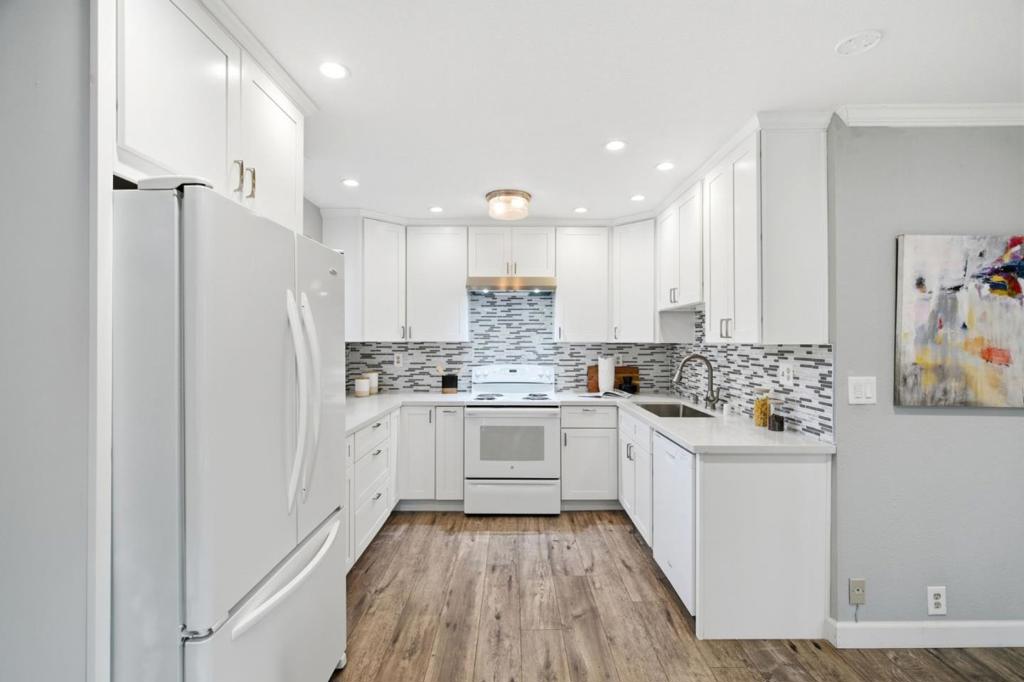 Residential for sale at 848 Apricot Avenue B, Campbell CA featuring 1 bed and 1 bath