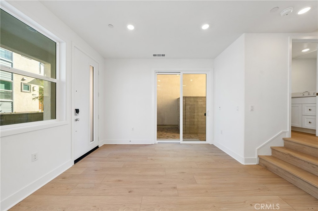 Residential Lease for rent at 322 Proctor, Irvine, Orange County CA featuring 4 beds and 4 baths