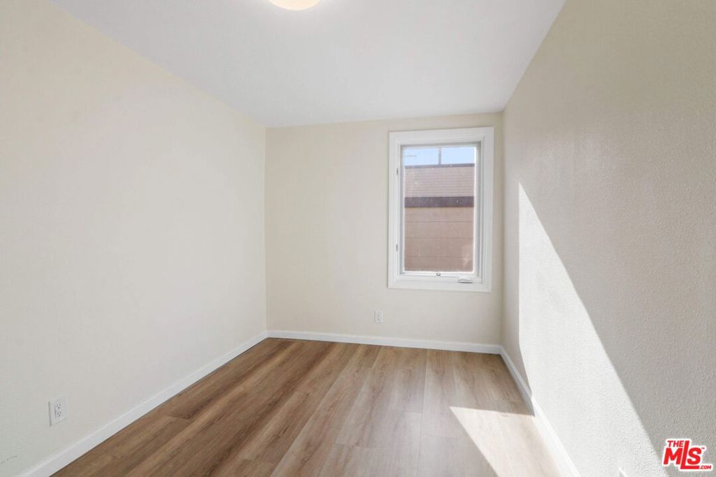 Residential Income for sale at 528 Daisy Avenue, Long Beach CA featuring 9 beds and 8 baths