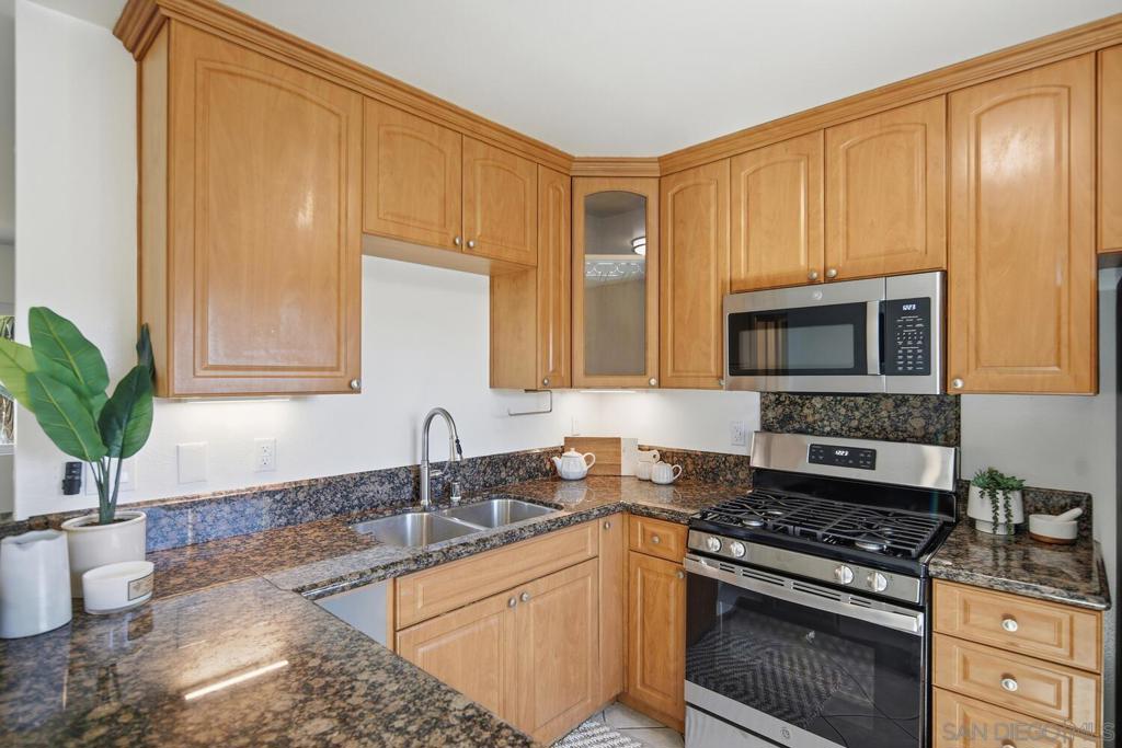 Residential for sale at 4950 Coronado Ave 7, San Diego CA featuring 2 beds and 2 baths