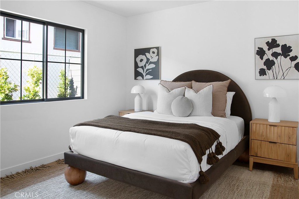 Residential for sale at 4624 Coolidge Avenue, Culver City CA featuring 7 beds and 6 baths