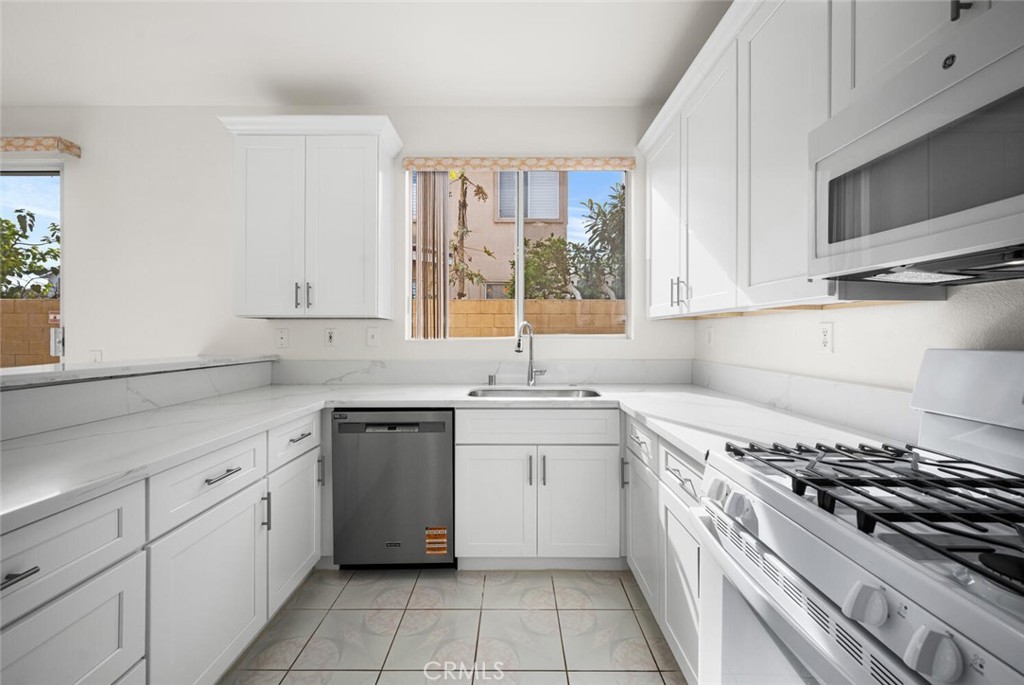 Residential Lease for rent at 6222 Villa Ryan Court, Buena Park CA featuring 3 beds and 3 baths