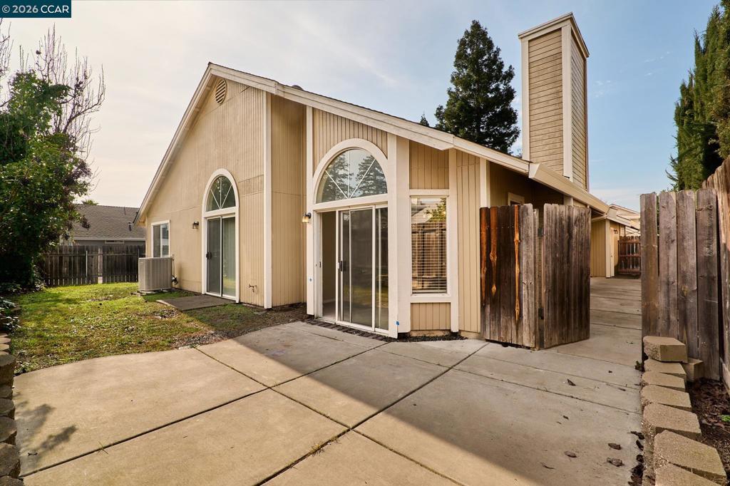Residential for sale at 178 Pinedale Ave, Sacramento CA featuring 3 beds and 2 baths