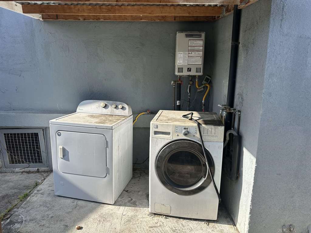 Residential for sale at 1464 35Th Ave, Oakland CA featuring 3 beds and 2 baths