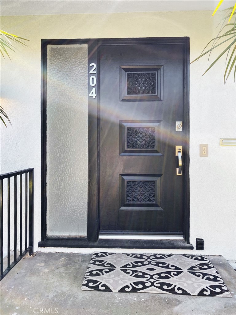 Residential for sale at 204 Avenue E, Redondo Beach CA featuring 3 beds and 2 baths