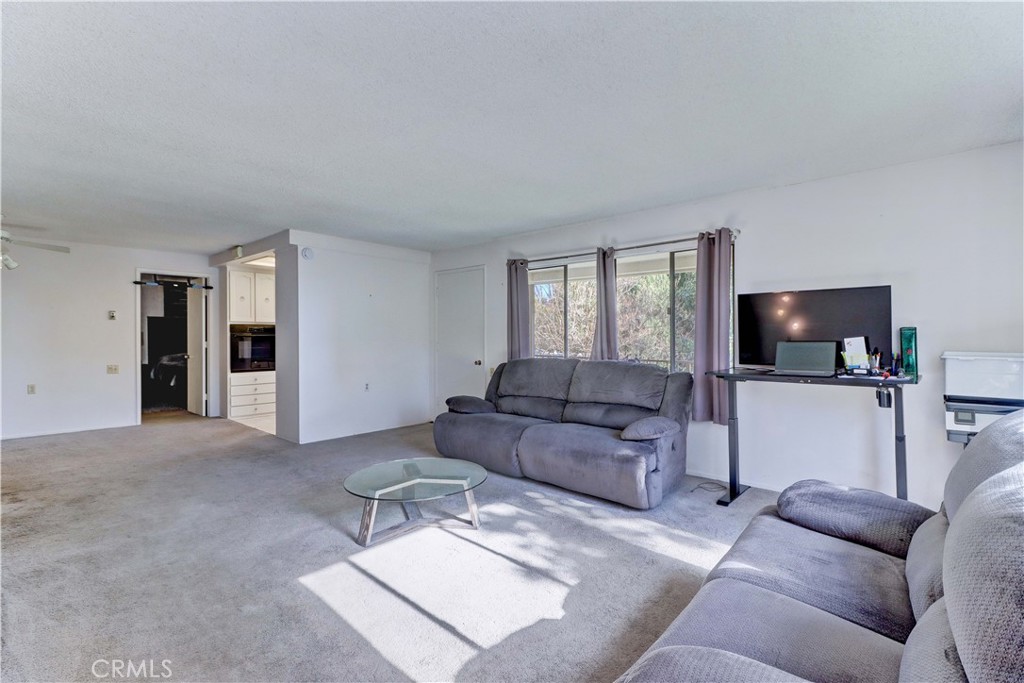 Residential for sale at 930 Ave Majorca Q, Laguna Woods CA featuring 1 bed and 1 bath