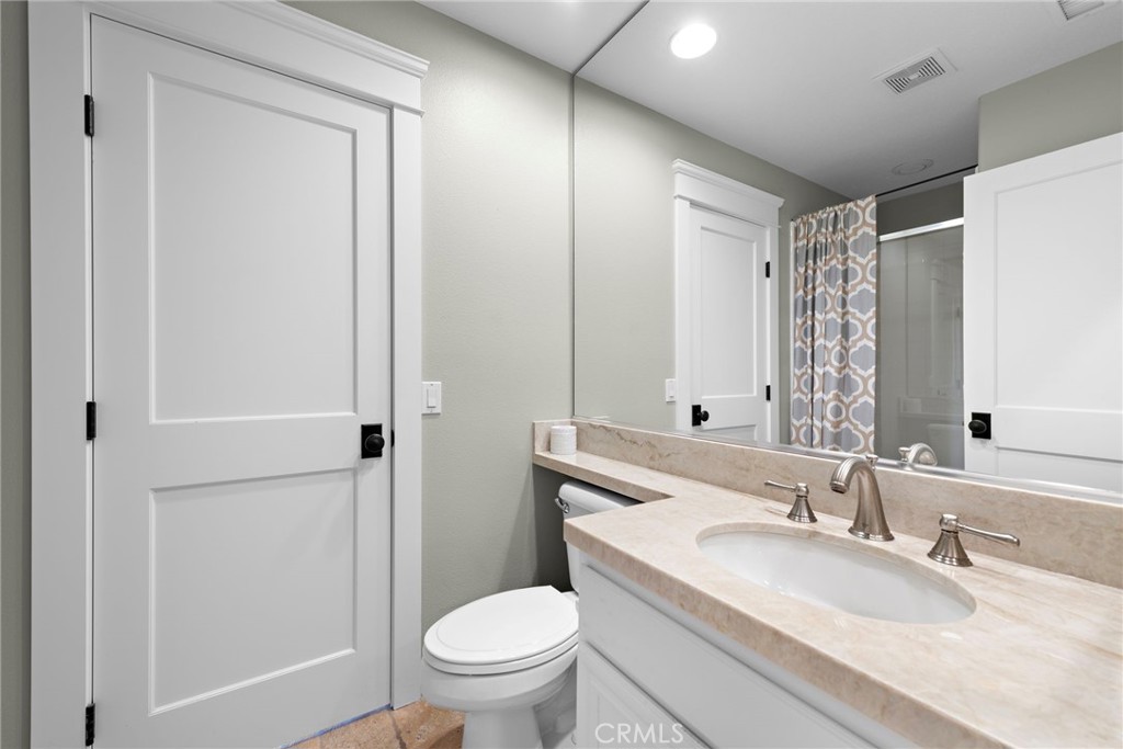 Residential Lease for rent at 802 Carnaros, San Clemente CA featuring 5 beds and 4 baths