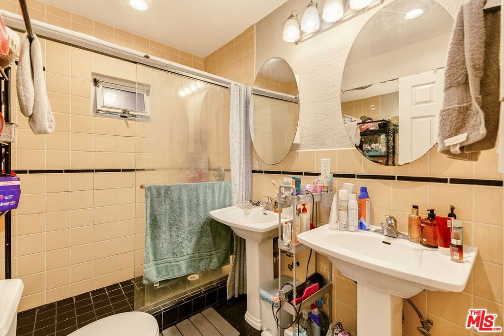 Residential Income for sale at 1259 N Citrus Avenue, Los Angeles CA featuring 5 beds and 3 baths
