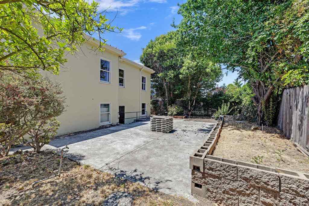 Residential for sale at 540 57th St., Oakland CA featuring 3 beds and 1 bath