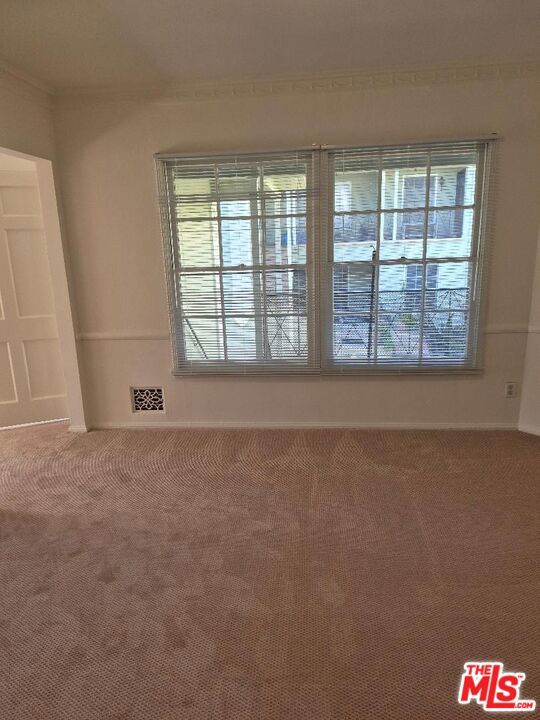 Residential Lease for rent at 8551 1/4 Holloway Drive 8551-1/4, West Hollywood CA featuring 2 beds and 2 baths