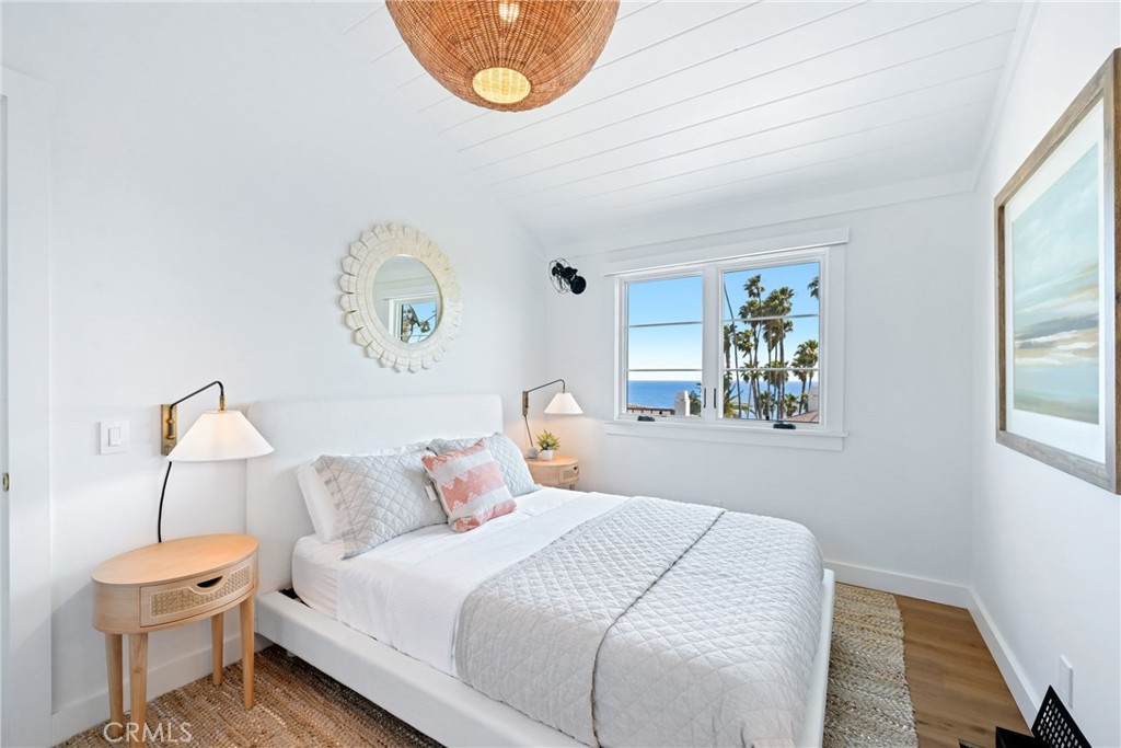 Residential Lease for rent at 360 Cliff, Laguna Beach CA featuring 3 beds and 3 baths