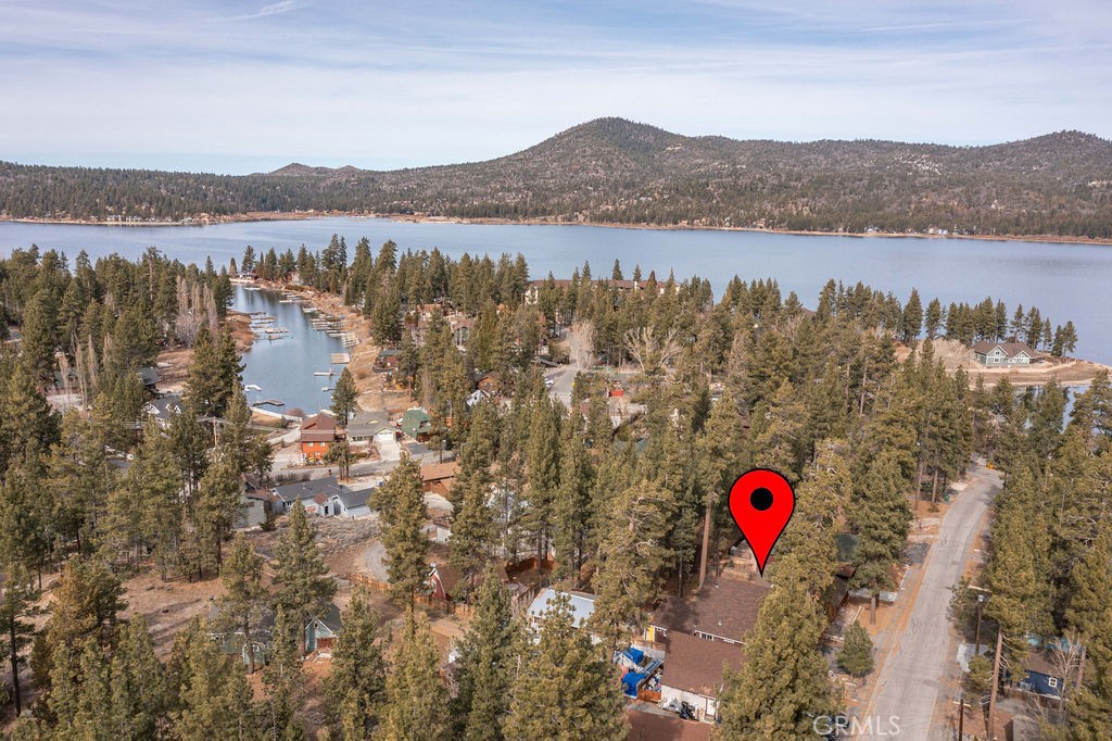 Residential for sale at 332 Vista, Big Bear Lake CA featuring 3 beds and 2 baths