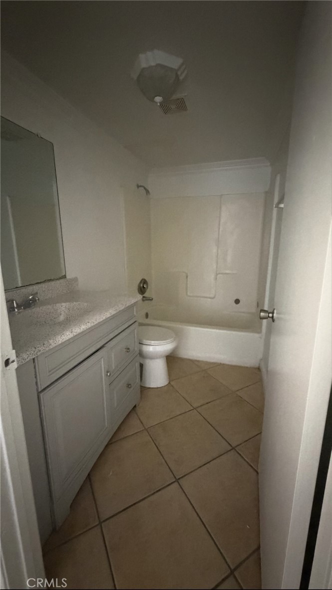Residential Lease for rent at 18142 Poinciana Avenue, Adelanto CA featuring 2 beds and 1 bath