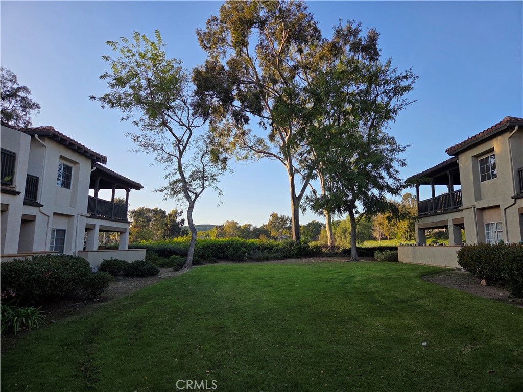 Residential Lease for rent at 51 Via Pausa, Rancho Santa Margarita CA featuring 2 beds and 2 baths