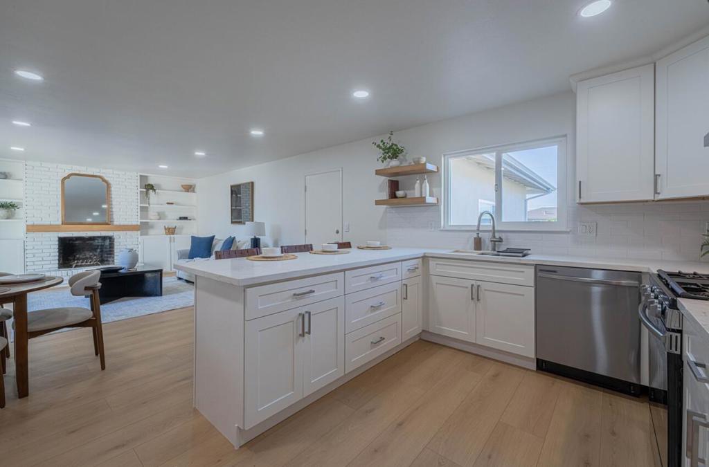 Residential for sale at 961 Loyola Drive, Salinas CA featuring 3 beds and 2 baths