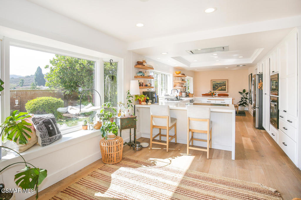 Residential for sale at 947 Driftwood Circle, Newbury Park CA featuring 3 beds and 2 baths