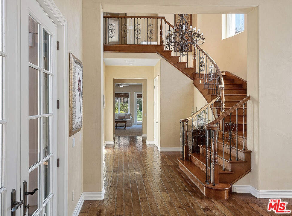 Residential for sale at 4130 Prado De Los Caballos, Calabasas CA featuring 5 beds and 6 baths