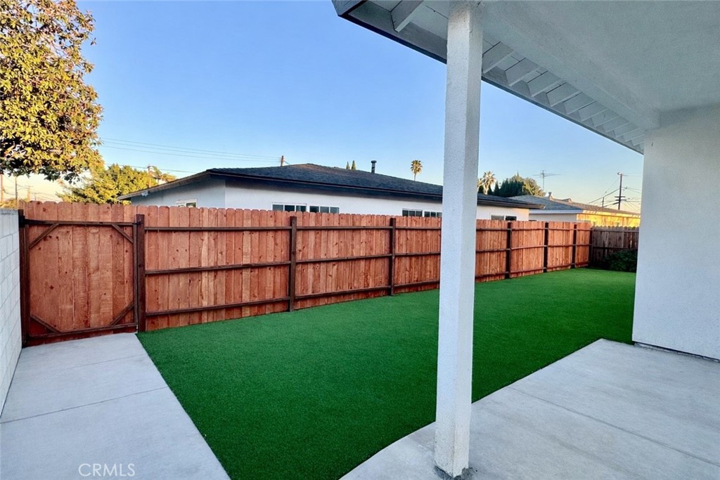 Residential Lease for rent at 5522 Silver 2, Santa Ana CA featuring 2 beds and 2 baths