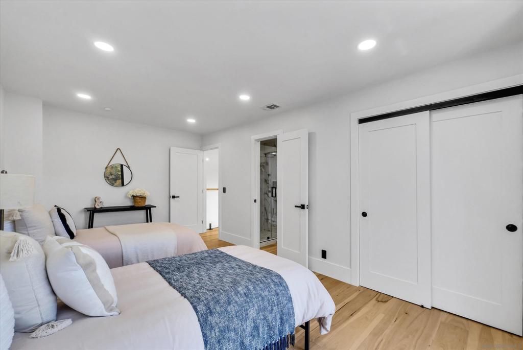 Residential for sale at 2241 Avenida Salvador, San Clemente CA featuring 5 beds and 5 baths