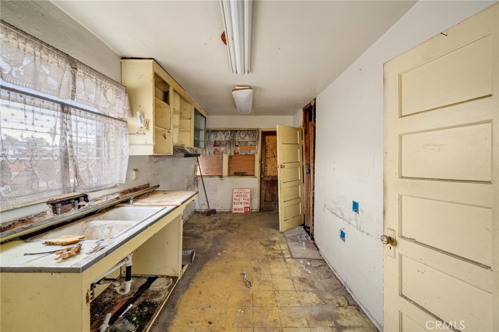 Residential for sale at 1822 W 4th, Santa Ana CA featuring 3 beds and 1 bath