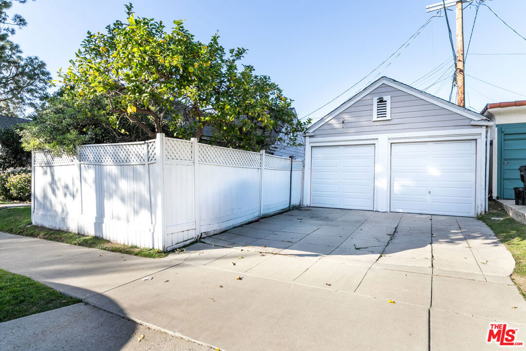 Residential Income for sale at 500 N Windsor Boulevard, Los Angeles CA featuring 3 beds and 2 baths