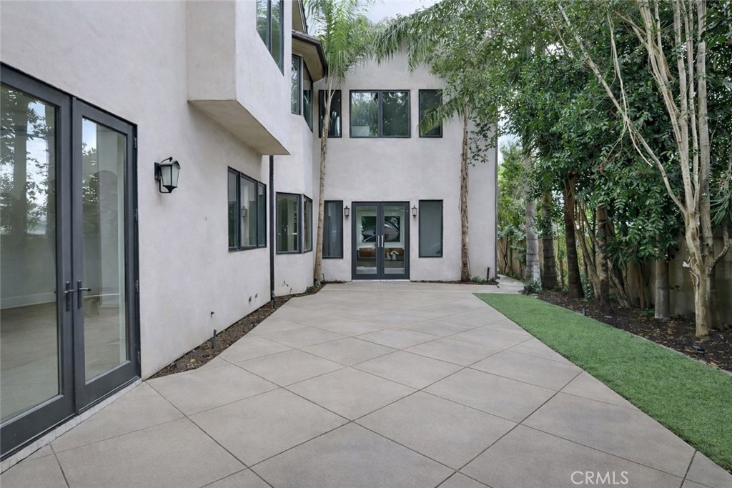 Residential Lease for rent at 258 Santa Isabel Avenue, Costa Mesa CA featuring 5 beds and 6 baths