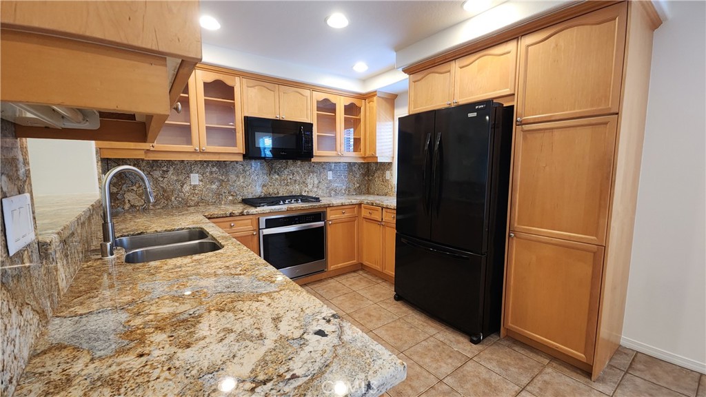 Residential Lease for rent at 92 Chula, Irvine CA featuring 2 beds and 3 baths