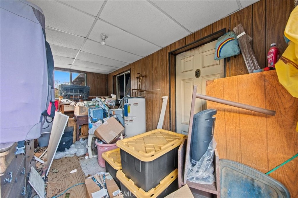 Residential for sale at 32301 Angeles Forest, Palmdale CA featuring 2 beds and 1 bath