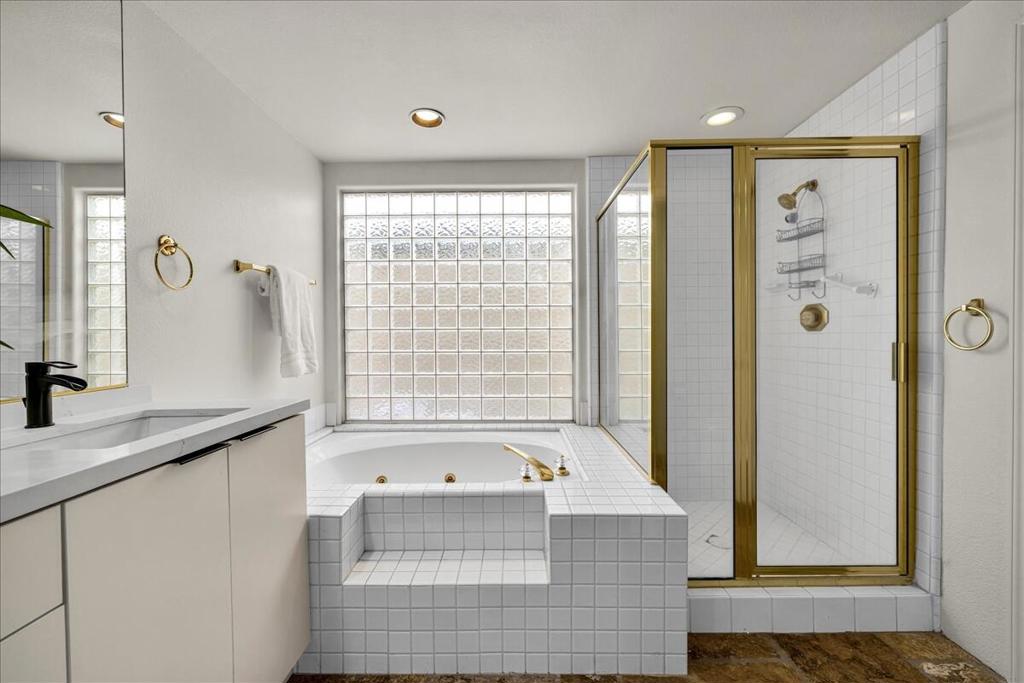 Residential for sale at 40865 Avenida Estrada, Palm Desert CA featuring 4 beds and 3 baths