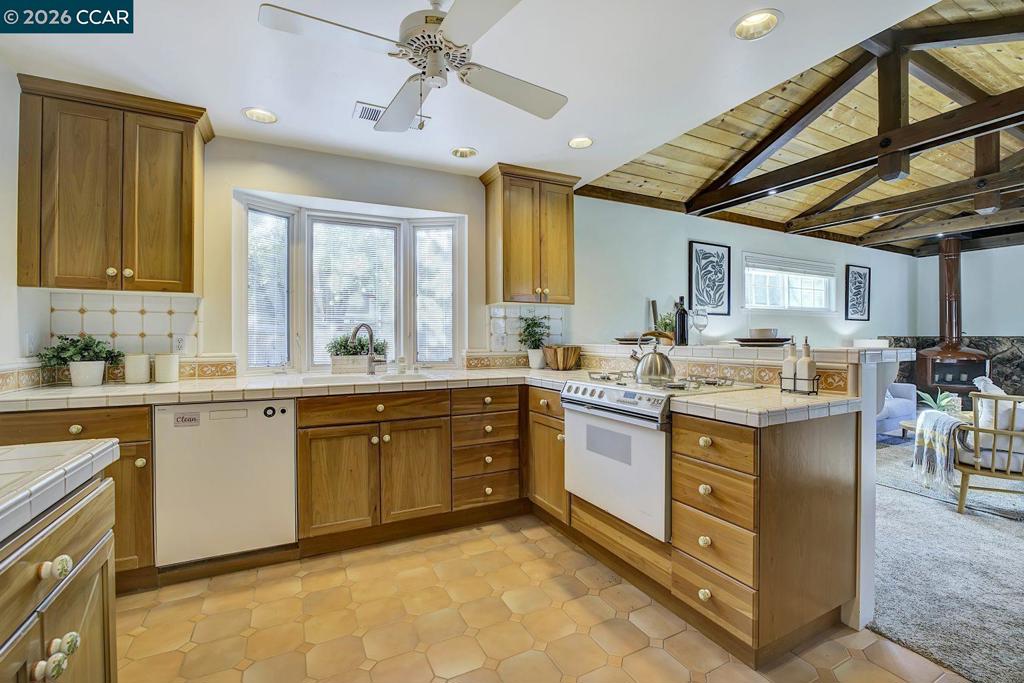 Residential for sale at 1375 El Curtola Blvd, Lafayette CA featuring 3 beds and 2 baths