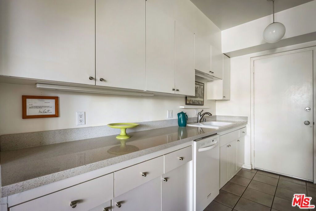 Residential for sale at 4411 Los Feliz Boulevard 1104, Los Angeles CA featuring 1 bed and 1 bath