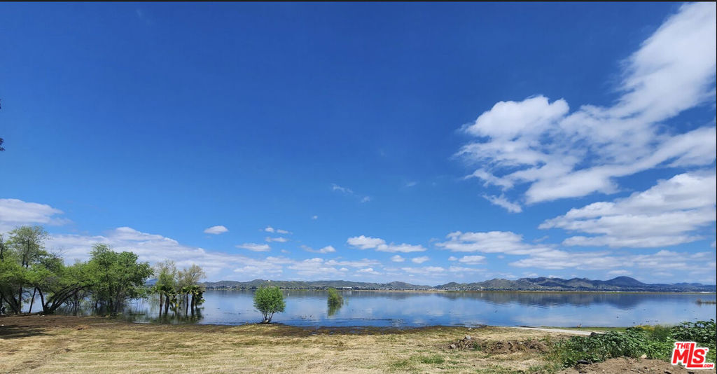 Residential Lease for rent at 17650 Grand Avenue 204, Lake Elsinore CA and 1 bath