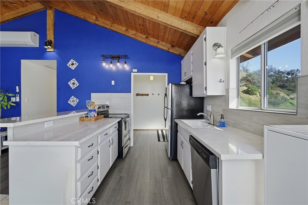 Residential for sale at 13319 Lakeshore Drive, Clearlake CA featuring 5 beds and 2 baths