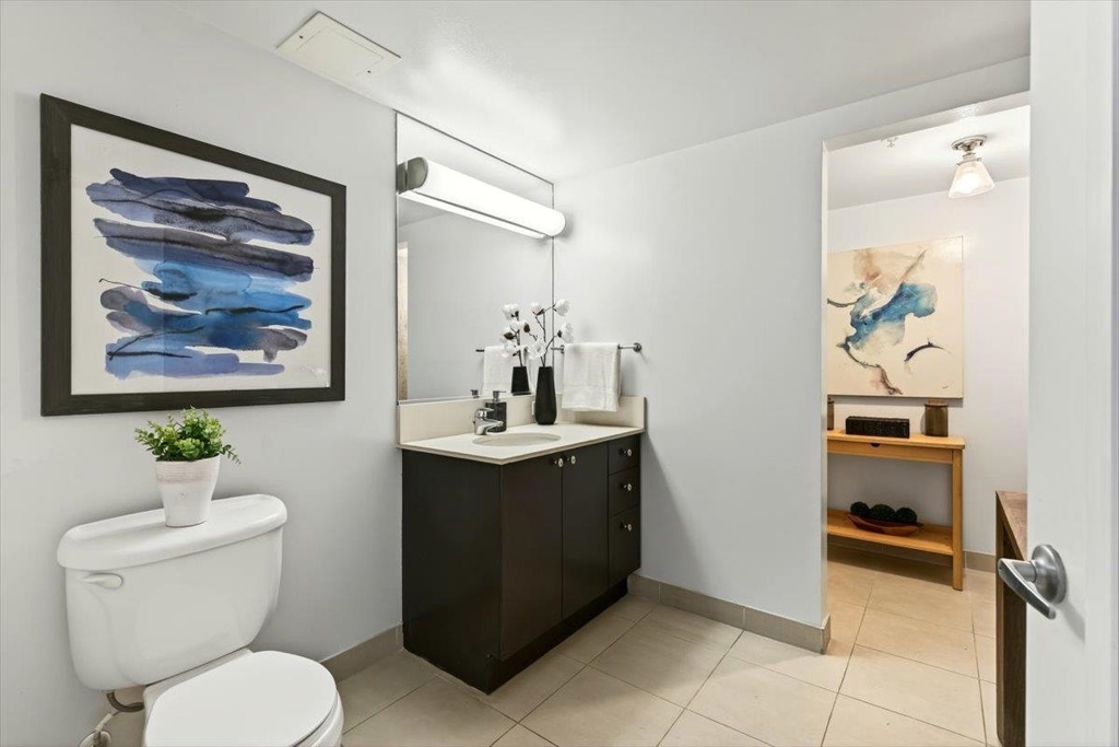 Residential for sale at 311 Oak St 520, Oakland CA featuring 1 bed and 2 baths