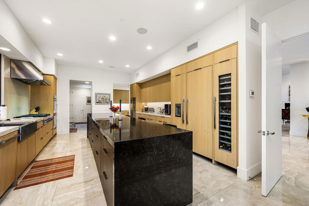 Residential for sale at 71120 N Thunderbird Terrace, Rancho Mirage CA featuring 6 beds and 8 baths