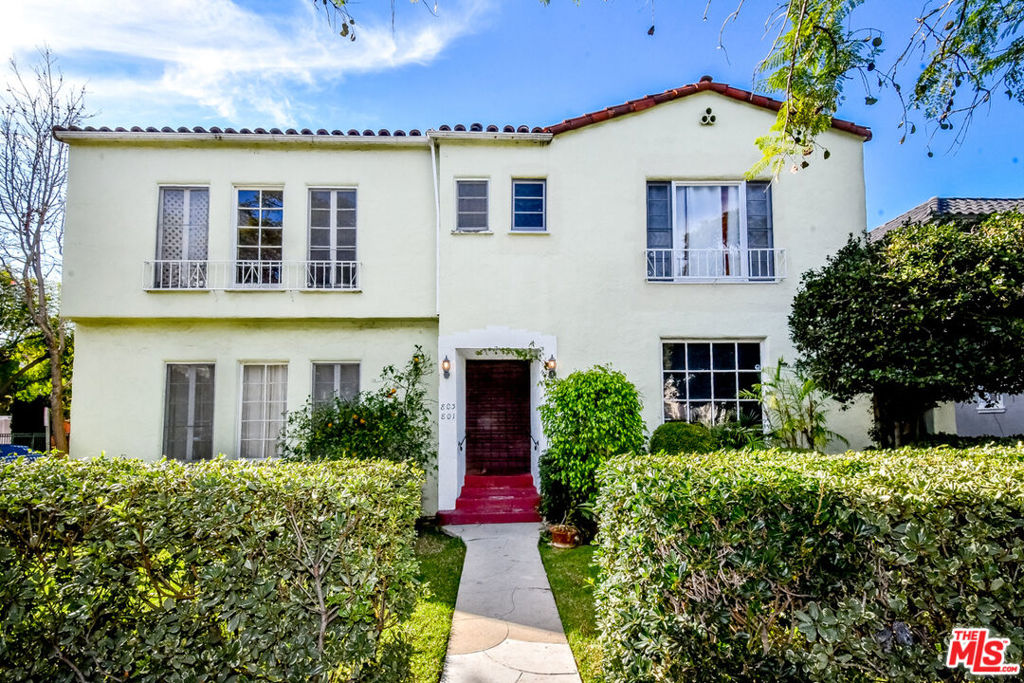 Residential Lease for rent at 8437 Waring Avenue, West Hollywood CA featuring 1 bed and 1 bath