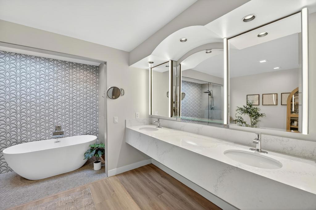 Residential for sale at 48119 Calle Seranas, La Quinta CA featuring 3 beds and 3 baths