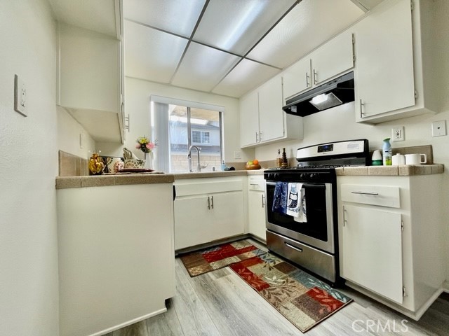 Residential Lease for rent at 17171 Elm A, Huntington Beach CA featuring 3 beds and 2 baths