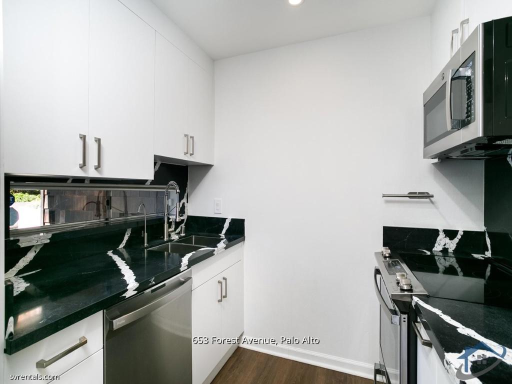 Residential Lease for rent at 653 Forest Avenue, Palo Alto CA featuring 2 beds and 2 baths