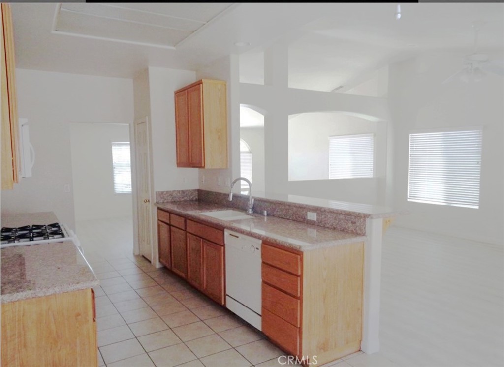 Residential Lease for rent at 15930 Oak Court, Victorville, San Bernardino County CA featuring 4 beds and 3 baths