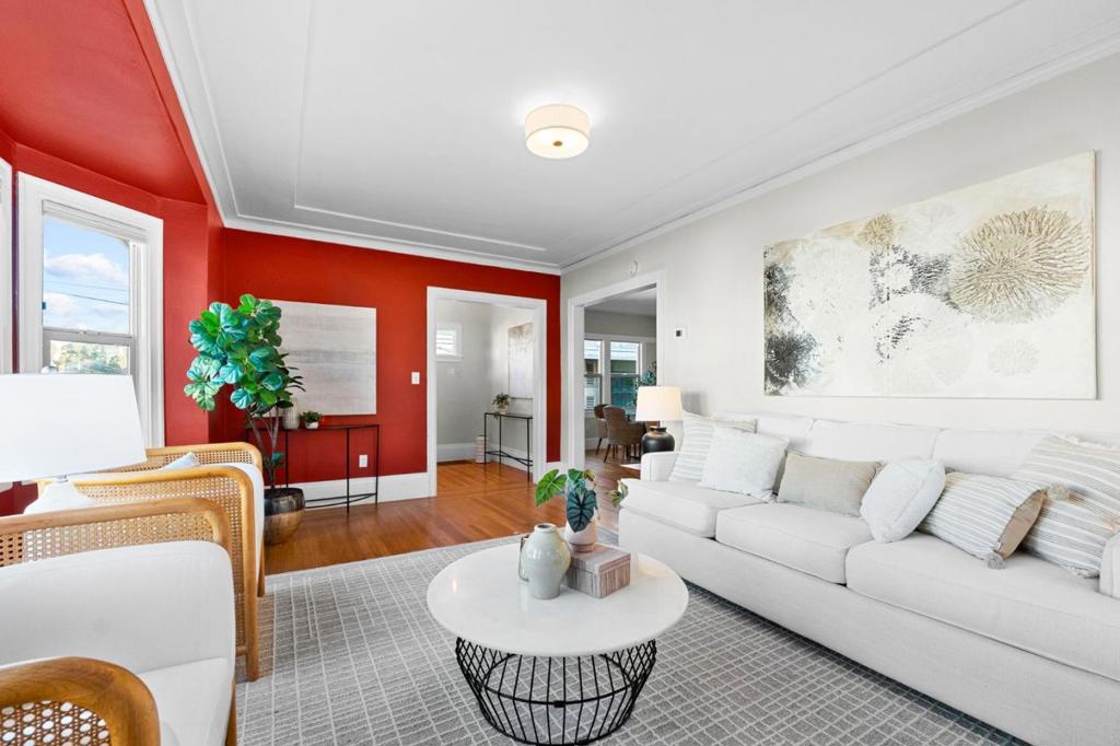 Residential for sale at 807 Brooklyn Avenue, Oakland CA featuring 3 beds and 1 bath