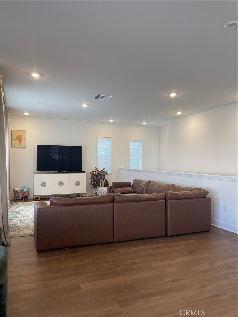 Residential Lease for rent at 121 Proctor, Irvine CA featuring 3 beds and 2 baths