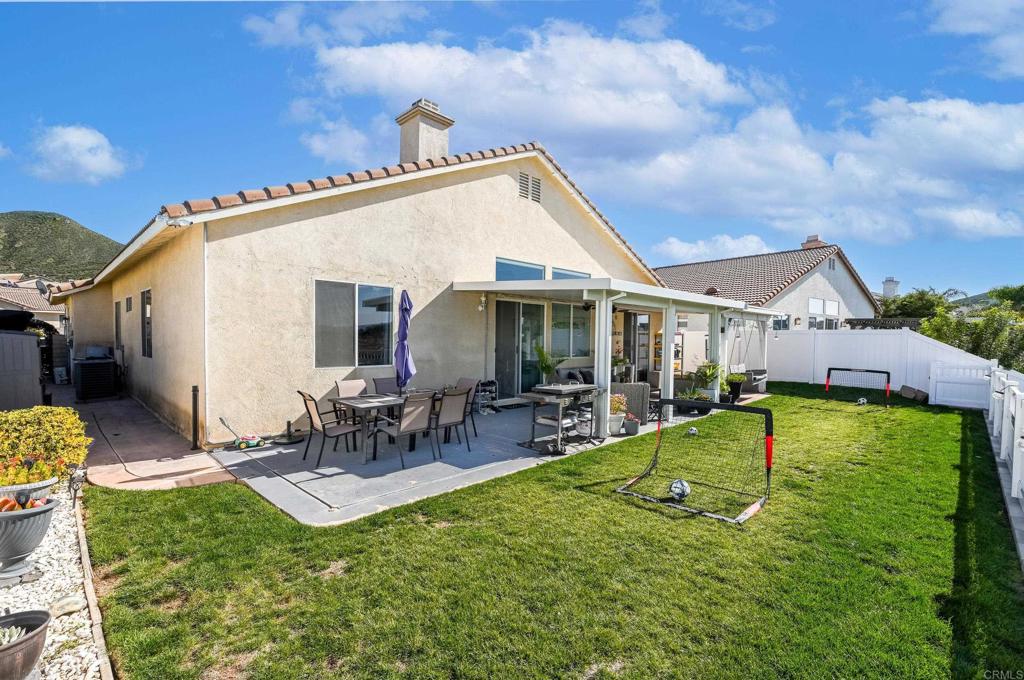 Residential for sale at 28263 Evening Star Dr, Menifee CA featuring 4 beds and 2 baths