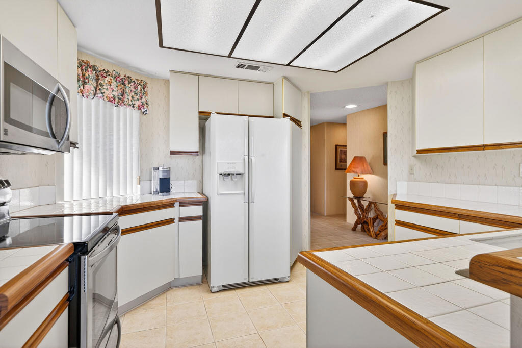 Residential for sale at 76654 Hollyhock Drive, Palm Desert CA featuring 3 beds and 2 baths