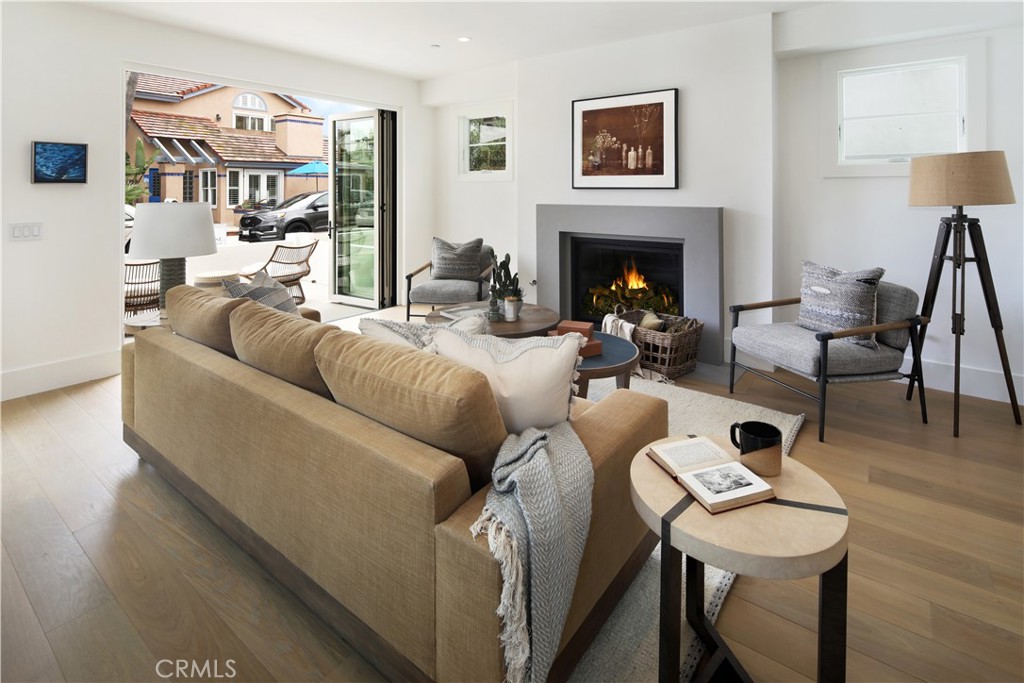 Residential Lease for rent at 411 39th Street, Newport Beach CA featuring 3 beds and 3 baths