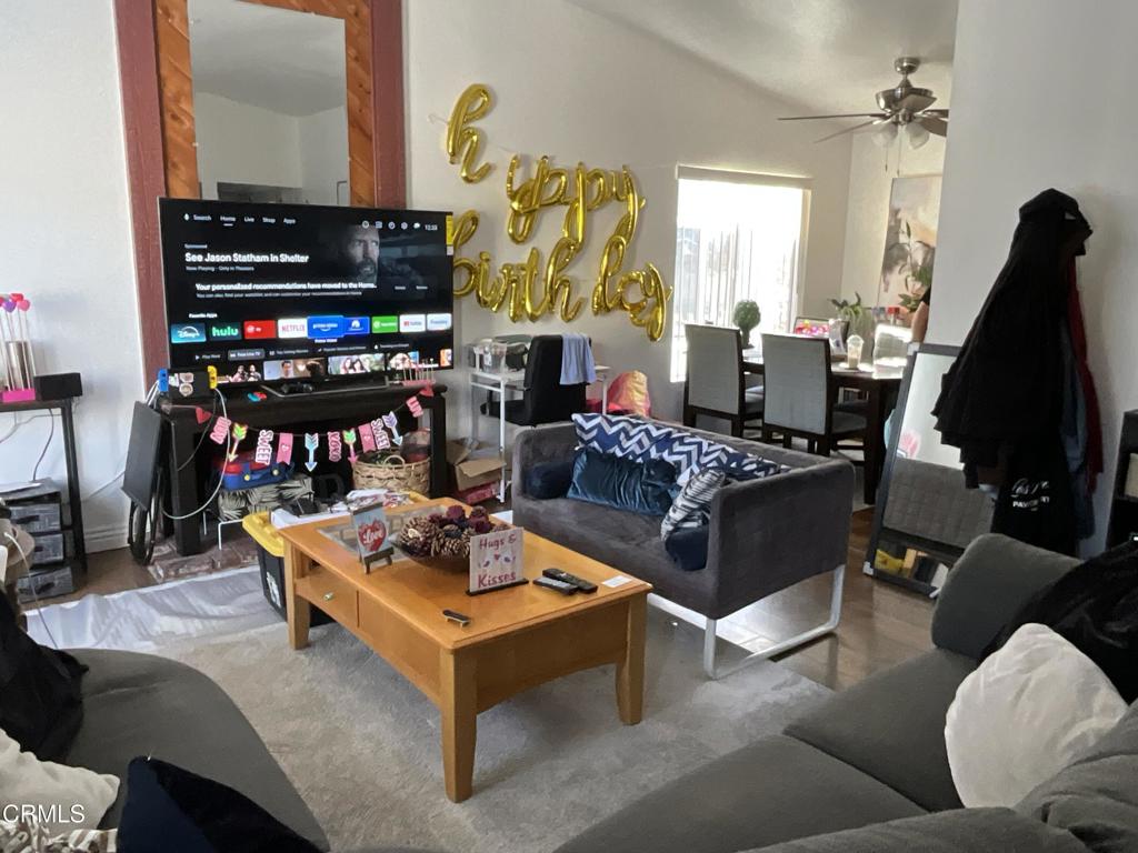 Residential for sale at 5117 Jefferson Square, Oxnard CA featuring 2 beds and 1 bath